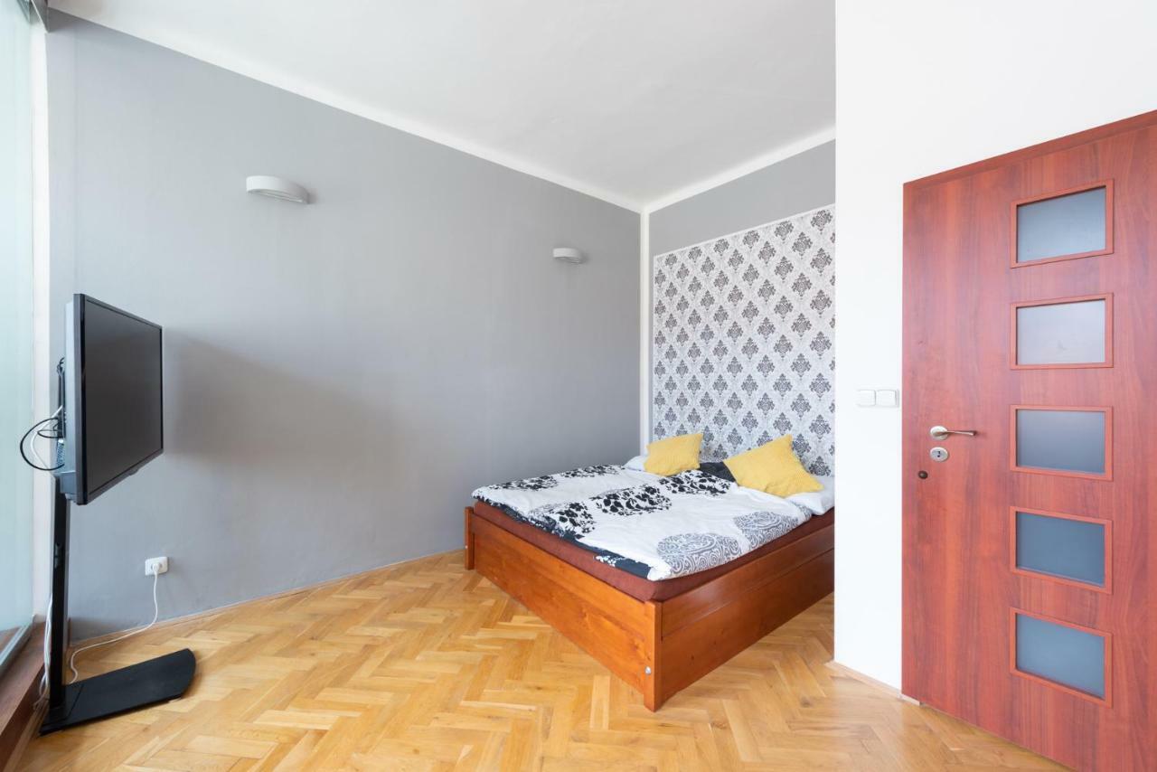 Modern Few Steps From Centre Апартаменты
